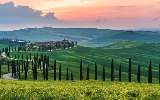 Explore the wonders of the heart of Italy on two wheels with us! Only for bikers girls